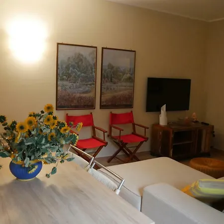 La Maison Du Soleil Pompeia Apartment Alba (Piedmont)