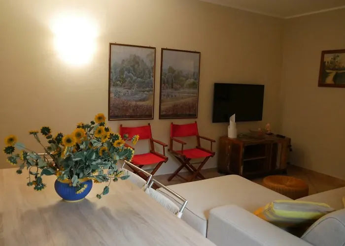 La Maison Du Soleil Pompeia Apartment Alba (Piedmont)